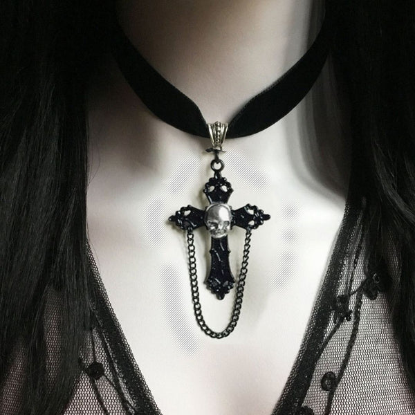 Crux Mortis Choker and Earrings