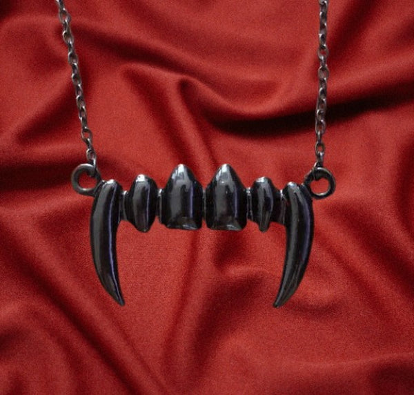 Vampirium Necklace