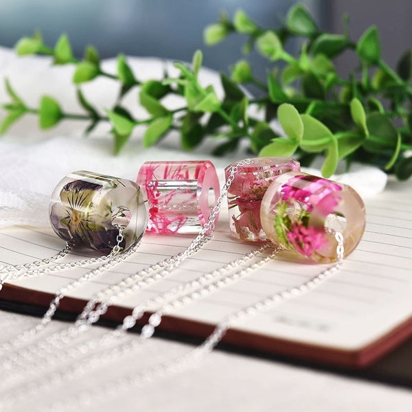 Transparent Flowers Necklace